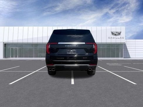 Used 2026 GMC Yukon Denali w/ Sun & Power Step Package AWD/4WD image 12