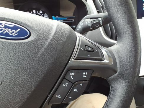 Certified 2023 Ford Edge SEL image 17