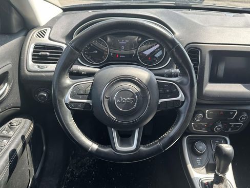 Used 2019 Jeep Compass Latitude w/ Cold Weather Group AWD/4WD image 15