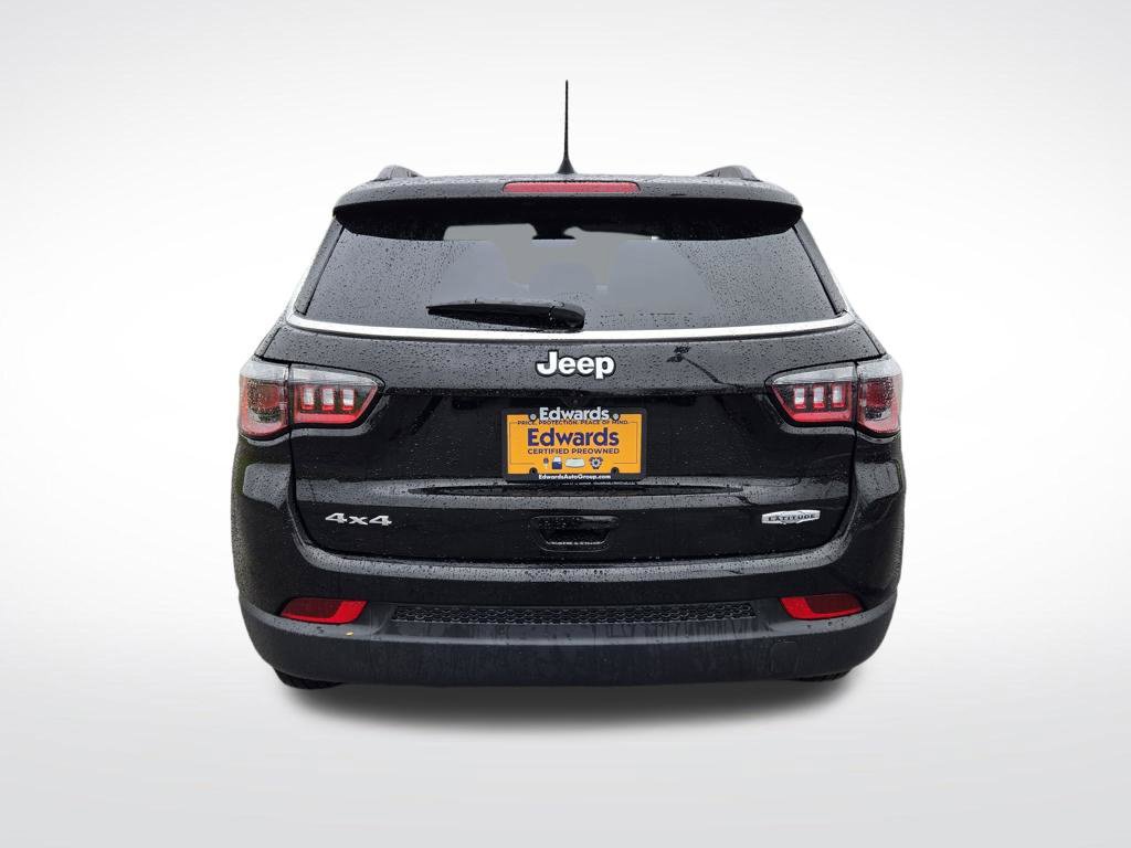 Used 2023 Jeep Compass Latitude w/ Mopar Graphics Package AWD/4WD image 4