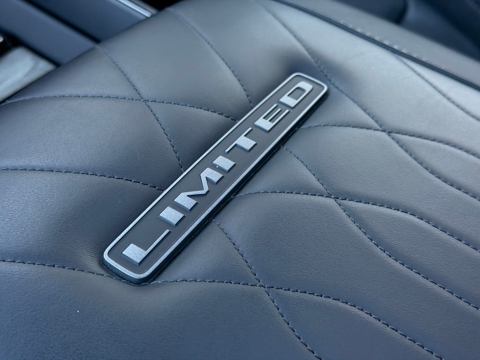 Used 2025 RAM 1500 Limited AWD/4WD image 32