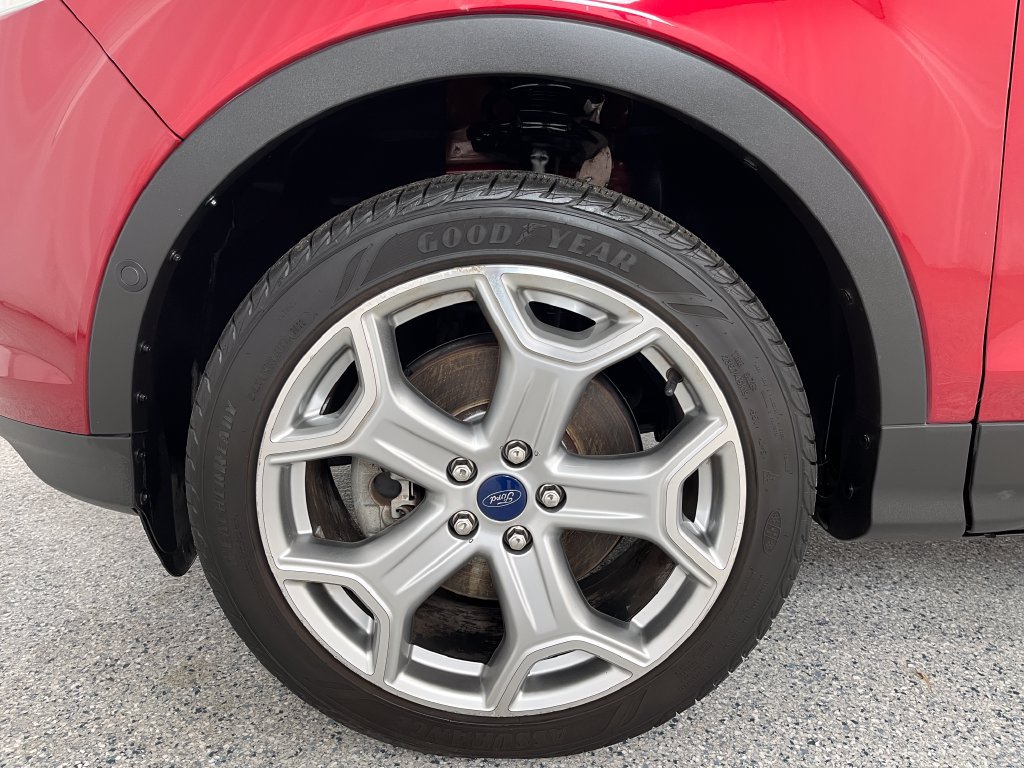 Used 2018 Ford Escape Titanium w/ Ford Safe & Smart Package AWD/4WD image 33
