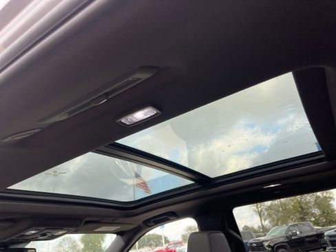 Used 2024 GMC Yukon Denali w/ Max Trailering Package image 32