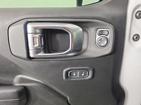 Used 2023 Jeep Gladiator Sport AWD/4WD image 18
