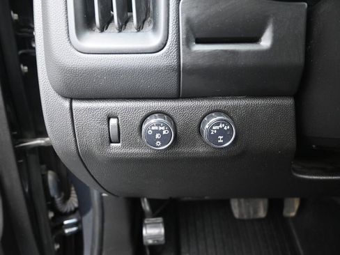 Used 2019 Chevrolet Colorado LT w/ LT Convenience Package image 12