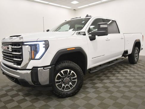 Used 2024 GMC Sierra 3500 SLE image 2