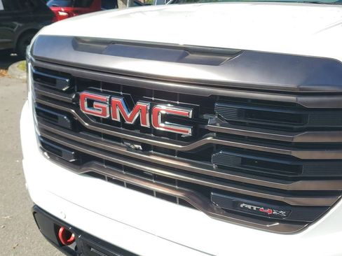 Certified 2022 GMC Sierra 1500 AT4X image 9