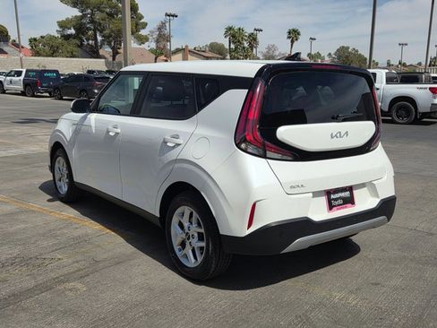 Used 2025 Kia Soul LX w/ LX Technology Package image 8
