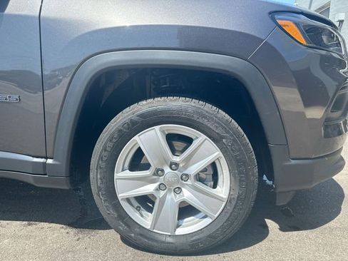 Used 2022 Jeep Compass Latitude AWD/4WD image 12