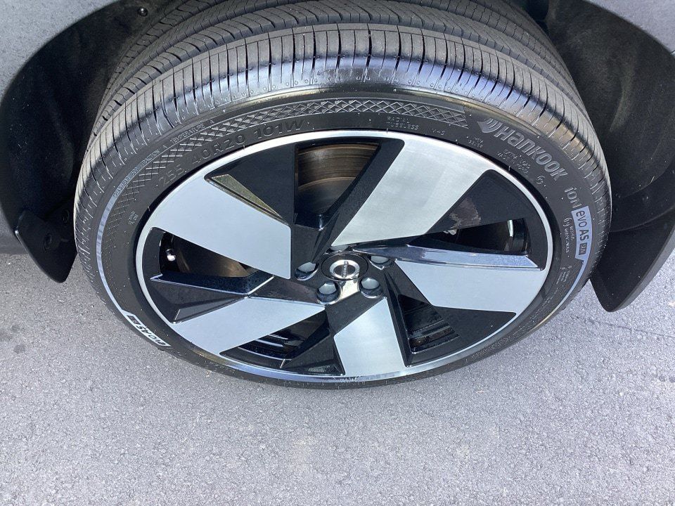 Certified 2023 Volvo C40 P8 Recharge Ultimate AWD/4WD image 26