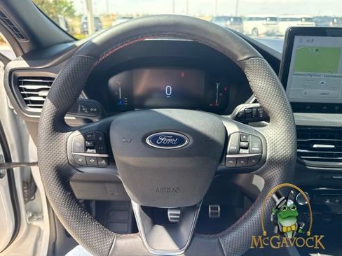 Used 2023 Ford Escape ST-Line w/ Tech Pack #1 FWD image 17