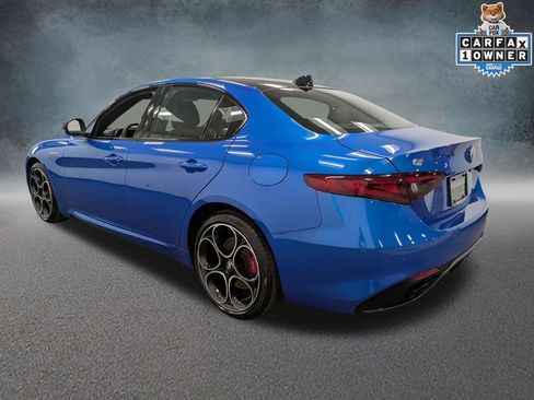 Used 2023 Alfa Romeo Giulia Veloce AWD/4WD image 6