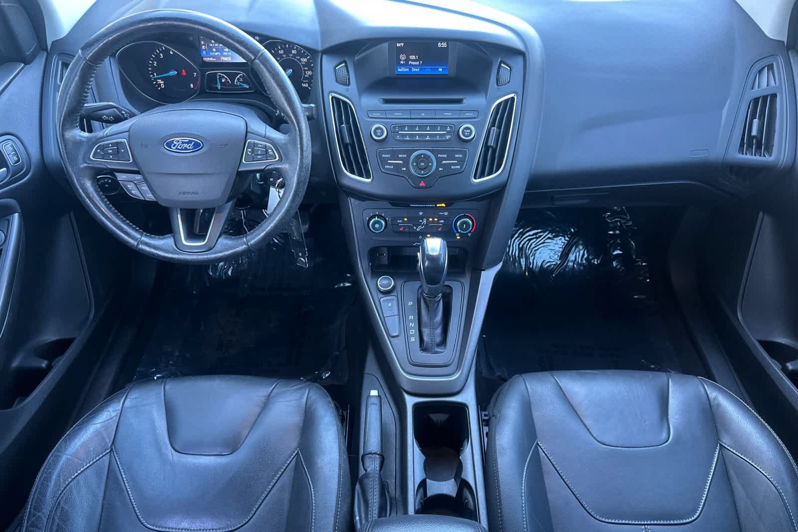 Used 2016 Ford Focus SE w/ Equipment Group 201A FWD image 3