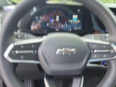 New 2027 Chevrolet Equinox LT w/ Convenience Package II FWD image 19