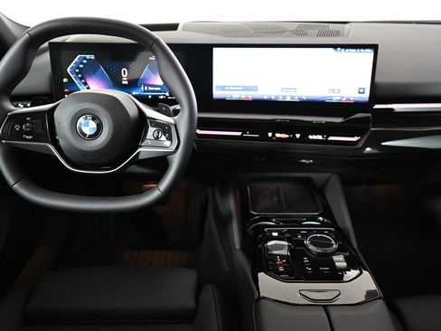 Certified 2025 BMW 530i xDrive w/ Premium Package image 13