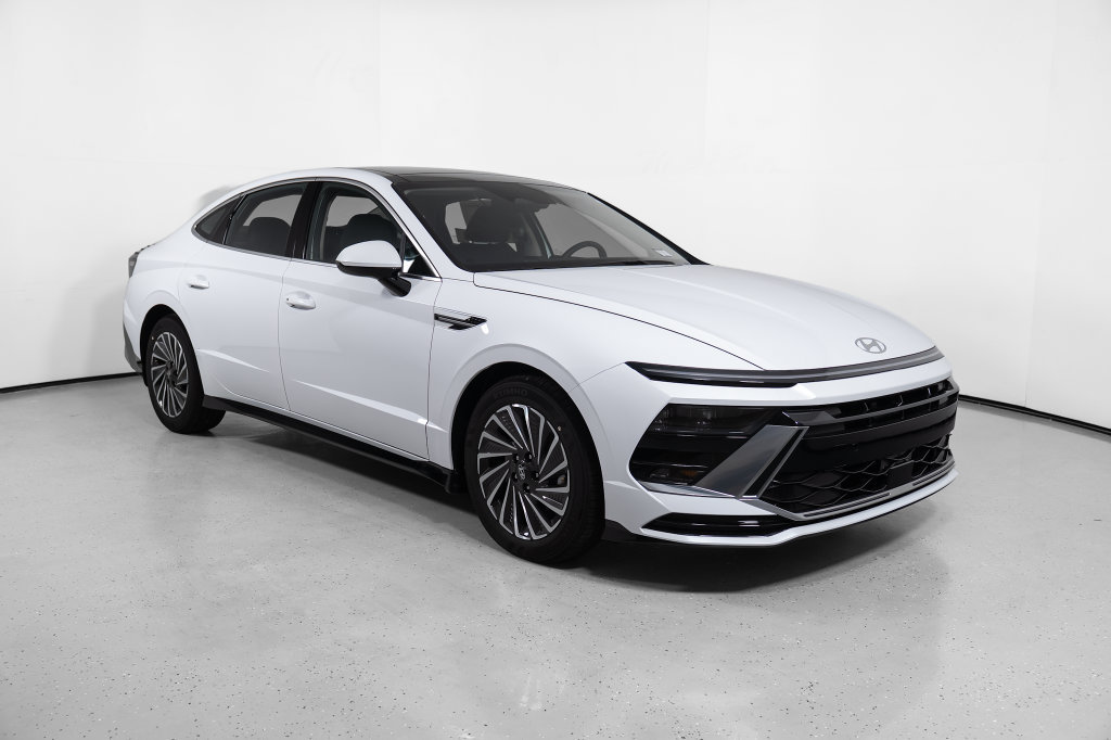 New 2026 Hyundai Sonata SEL FWD image 2