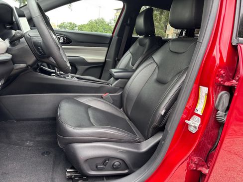 Used 2025 Jeep Compass Limited AWD/4WD image 22