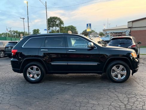 Used 2013 Jeep Grand Cherokee Overland AWD/4WD image 20