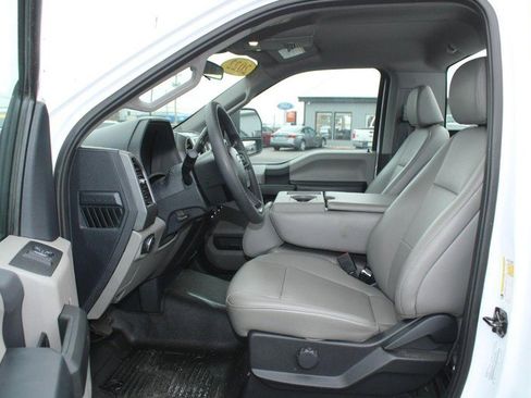 Used 2022 Ford F250 XL w/ Power Equipment Group image 8