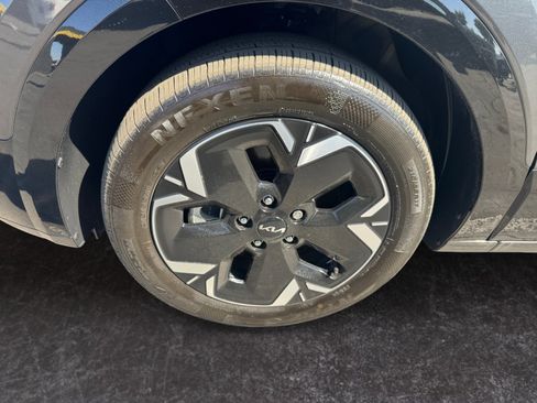 Used 2024 Kia Niro Wind FWD image 14