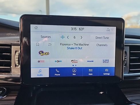 Used 2021 Ford Explorer Limited w/ Hybrid Equipment Group 310A image 17