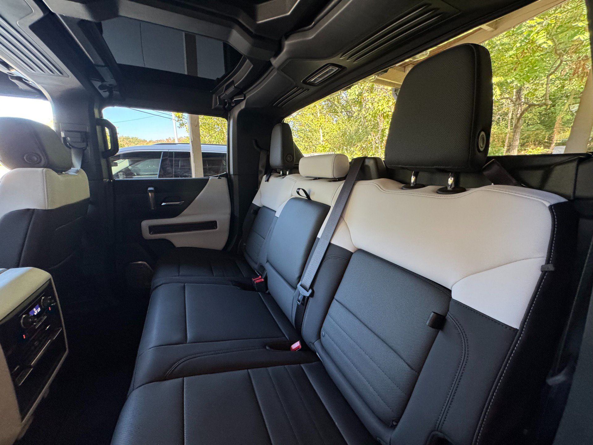 Used 2025 GMC Hummer EV 3X w/ Extreme Off-Road Package AWD/4WD image 52