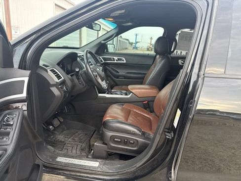 Used 2015 Ford Explorer Limited w/ Equipment Group 301A AWD/4WD image 3