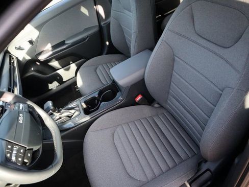 New 2025 Kia K4 EX image 21