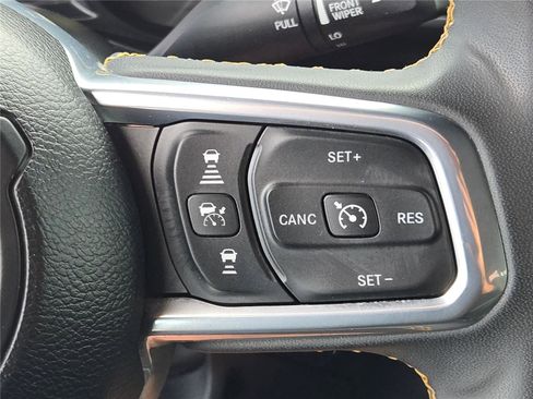 Used 2024 Jeep Wrangler Sahara image 32