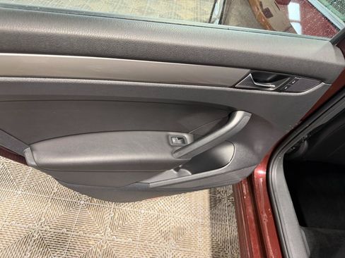 Used 2014 Volkswagen Passat 2.5 S FWD image 22