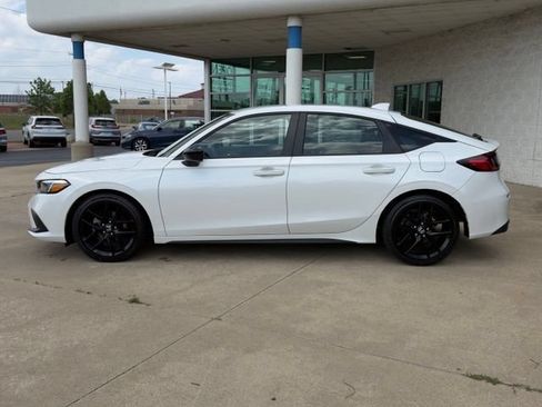 Used 2024 Honda Civic Sport image 2