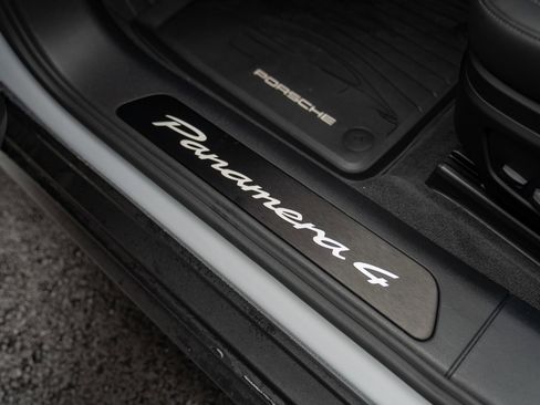 Used 2025 Porsche Panamera 4 image 12