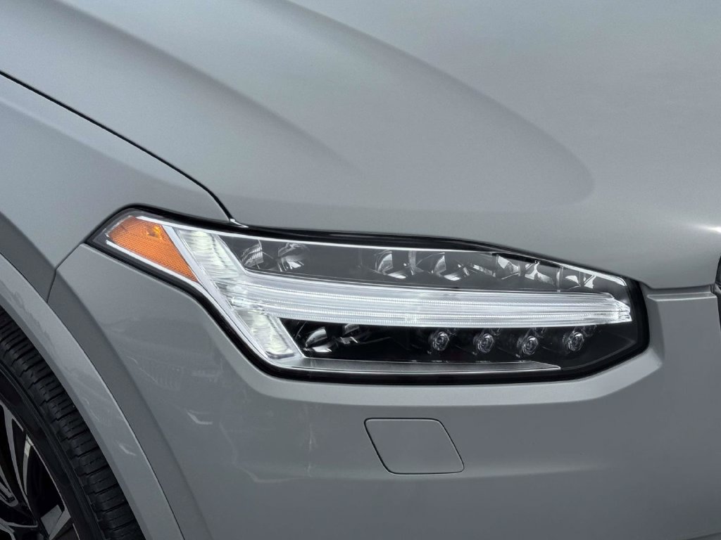 Certified 2025 Volvo XC90 T8 Plus w/ Protection Package Premier AWD/4WD image 7