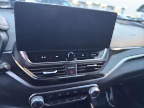 Used 2024 Nissan Altima 2.5 SR w/ SR Premium Package image 13