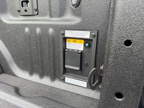 Used 2024 Ford F350 Lariat w/ Chrome Package image 26