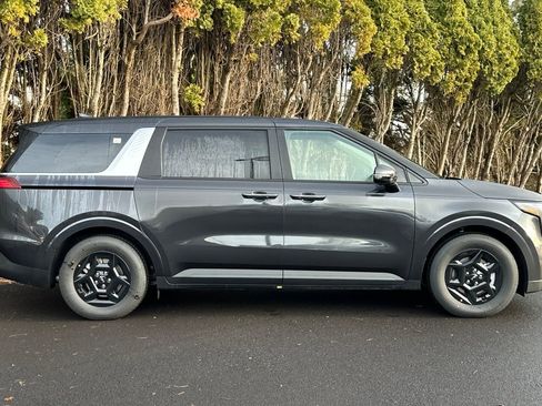 New 2026 Kia Carnival image 2