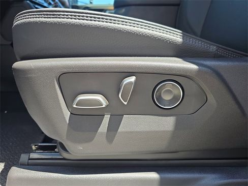 New 2025 GMC Sierra 3500 Denali w/ Denali Reserve Package image 19