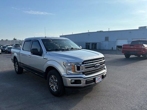 Used 2018 Ford F150 XLT w/ Equipment Group 301A Mid RWD image 2