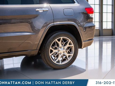 Used 2021 Jeep Grand Cherokee Overland AWD/4WD image 41