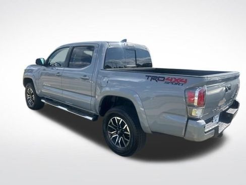 Used 2020 Toyota Tacoma TRD Sport w/ TRD Premium Sport Package AWD/4WD image 5