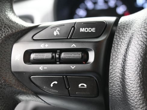 Used 2023 Kia Rio LX image 39