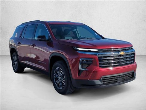 Used 2026 Chevrolet Traverse LT w/ Driver Confidence Package FWD image 3