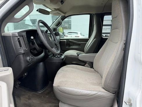 Used 2017 Chevrolet Express 2500 LT w/ LT Preferred Equipment Group RWD image 7