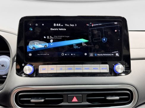 Used 2023 Hyundai Kona Limited w/ Cargo Package FWD image 12