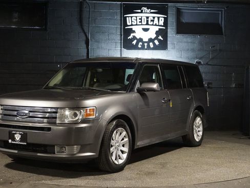 Used 2009 Ford Flex SEL image 1