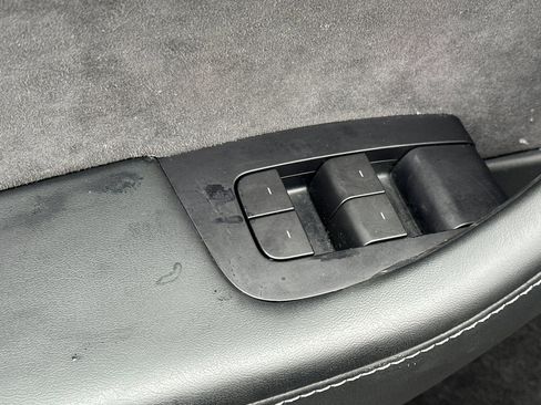 Used 2022 Tesla Model Y Performance image 13