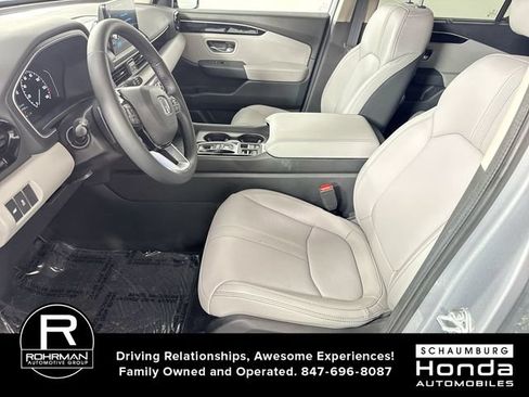 Used 2025 Honda Pilot EX-L image 4