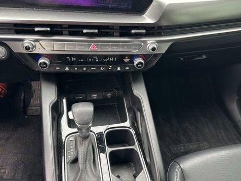 Certified 2024 Kia Telluride LX image 13