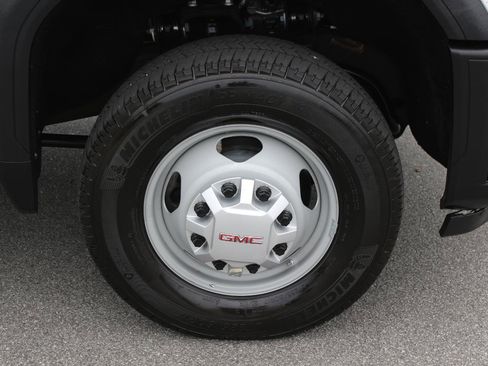 Used 2025 GMC Sierra 3500 Pro w/ Convenience Package AWD/4WD image 34