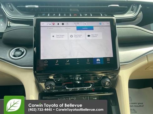 Used 2022 Jeep Grand Cherokee Limited 4xe image 12